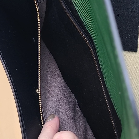 LOUIS VUITTON VINTAGE 1988 EPI LEATHER MONTAIGNE 27 SHOULDER/CLUTCH BAG - Picture 16 of 17